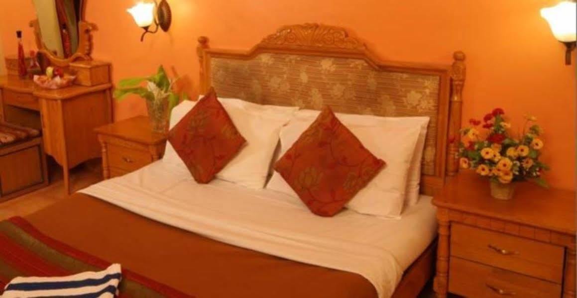 Horseland Hotel & Mountain Spa Matheran Esterno foto
